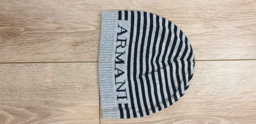 Caciula originala Armani