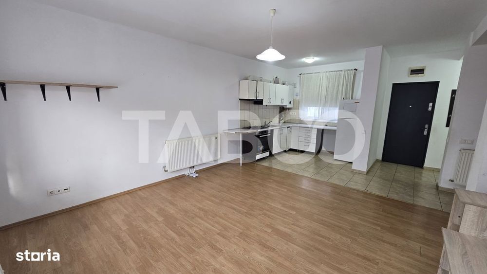 Casa de inchiriat 3 camere si 425mp curte libera in Sura Mare
