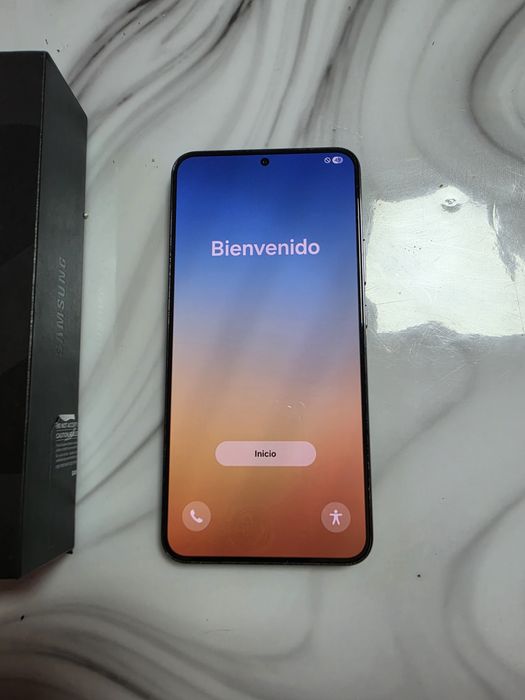 Телефон Samsung S22+ 5G