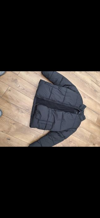 100% чисто ново Яке