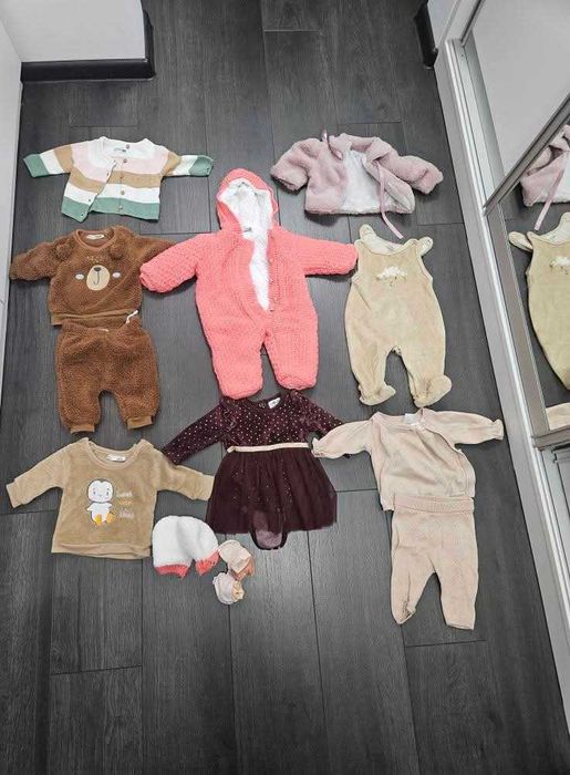 Vand lot hainute bebelusi 0-3 luni