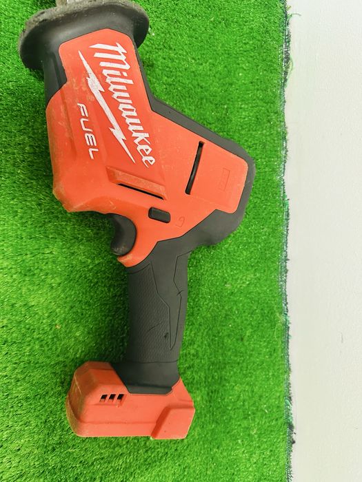 Fierastrau sabie Milwaukee M18 FHZ