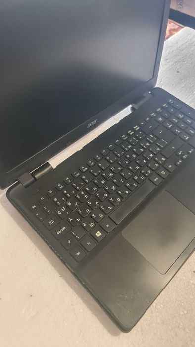 Части за acer es1 -572