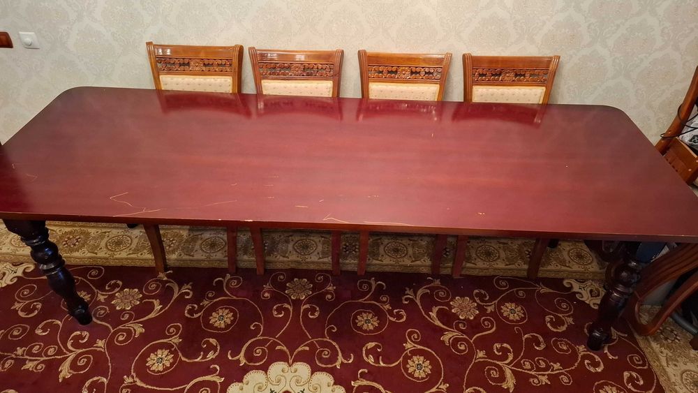 Стол (в гостиную/зал)