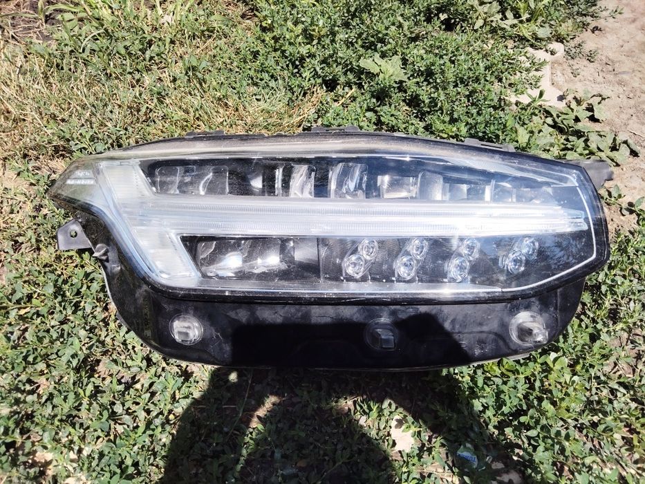 Vând scut bara față Volvo xc90, Xc60 2025