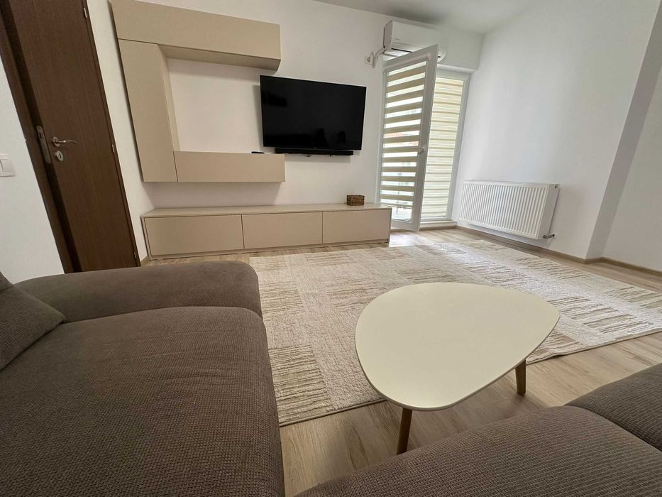 Ofer spre inchiriere apartament 2 camere  decomandat Rotar Park 1 langa metrou Pacii