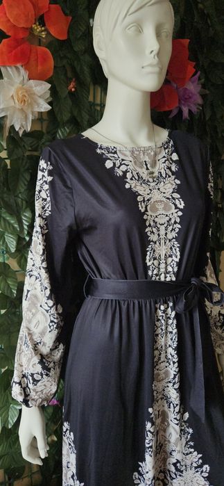 сияеща блестяща рокля с камъни различни модели