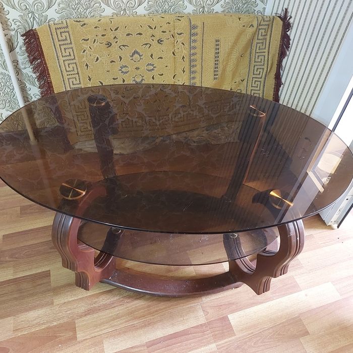 Продается журнальный стол