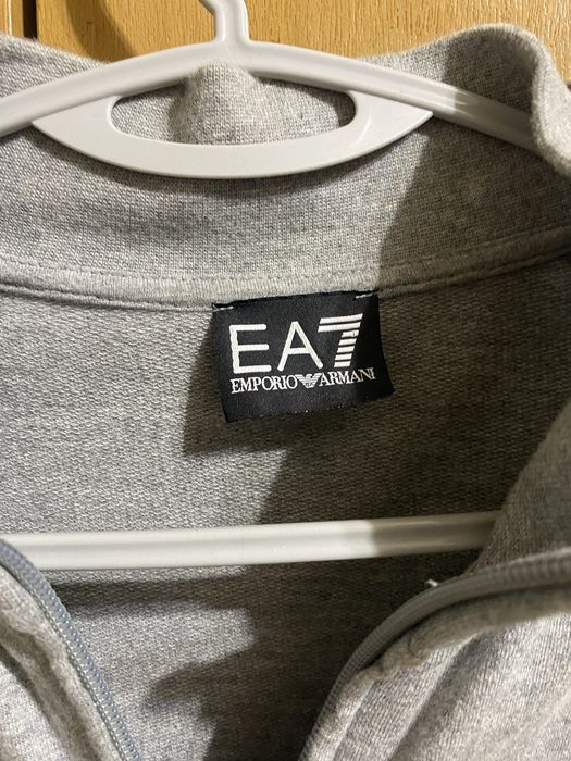 Emporio Armani анцуг размер S