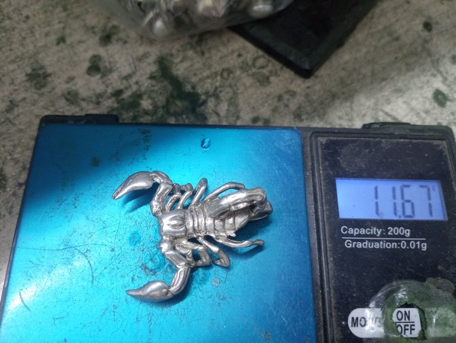 Таза күміс скарпион кулон