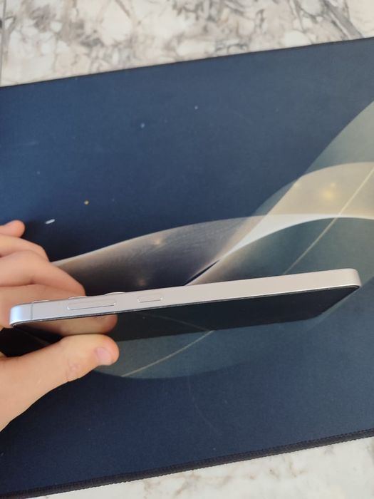 Galaxy S24 FE голубой