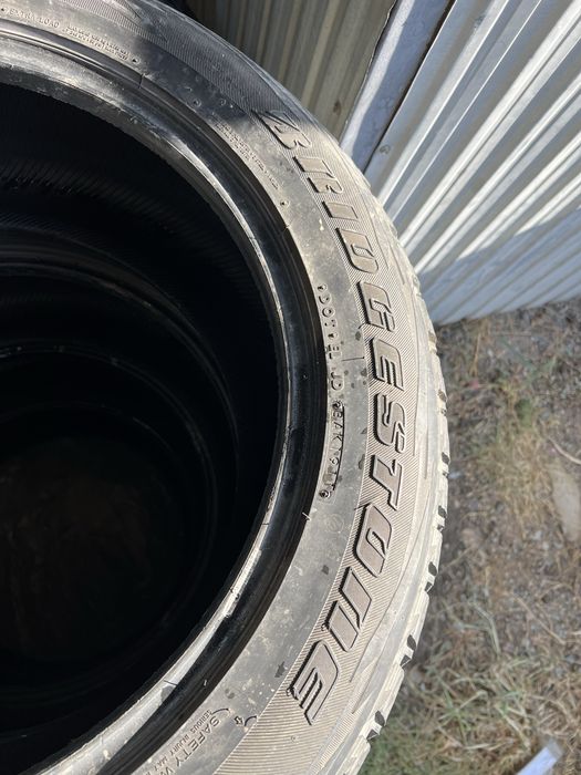 Шины зимние Bridgestone 285/50/R20