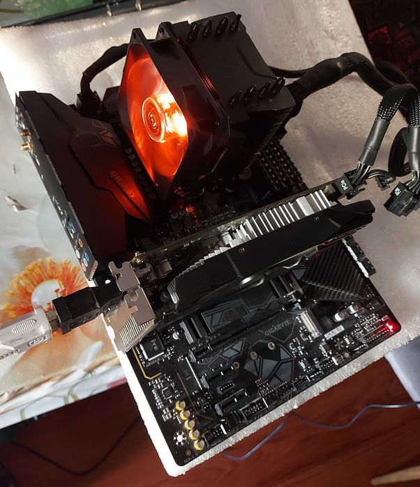 KIT I9 11900F + GIGABYTE Z490 GAMING X AX + Cooler Master RGB