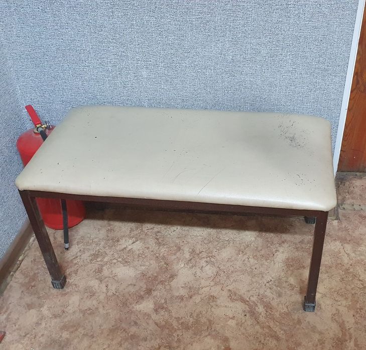 Продаю парты и столы