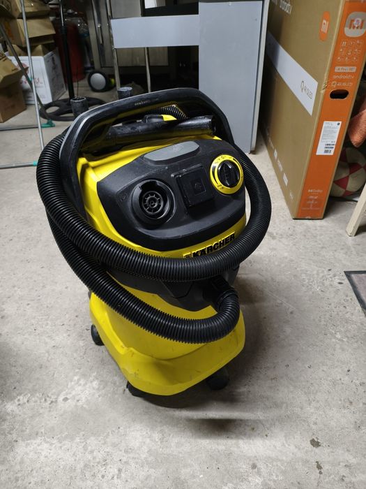 Строительный пылесос Karcher wd5
