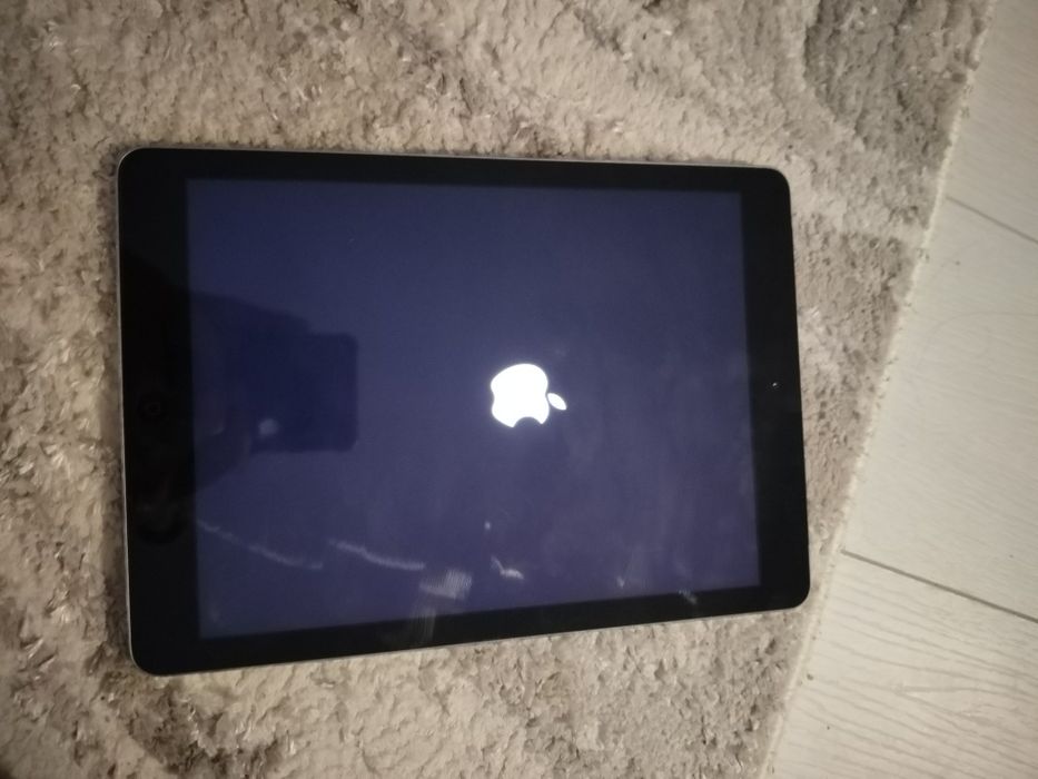 iPad Air 64GB Blocat