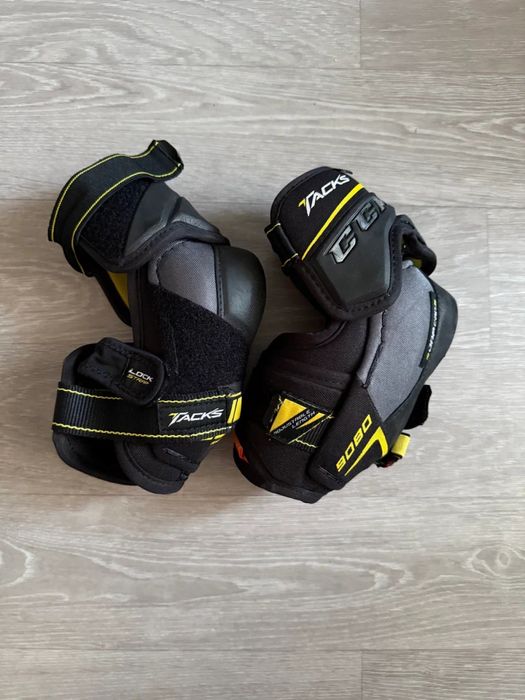 Коньки bauer б/у и локти ccm