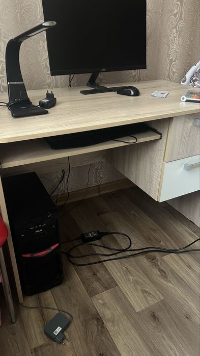 Стол письменный компьютерный