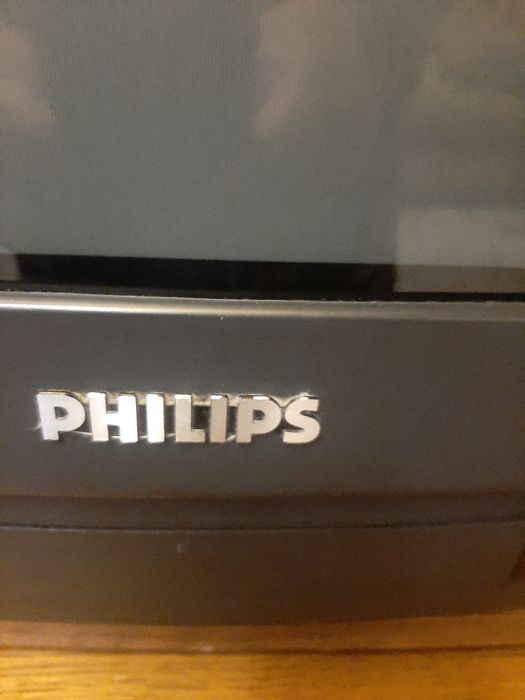 Телевизор Philips в рабочем состоянии
