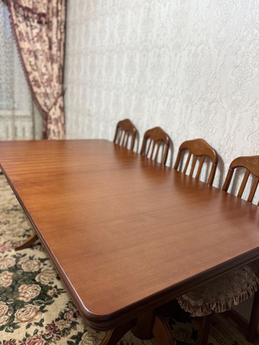 Стол малайзия.