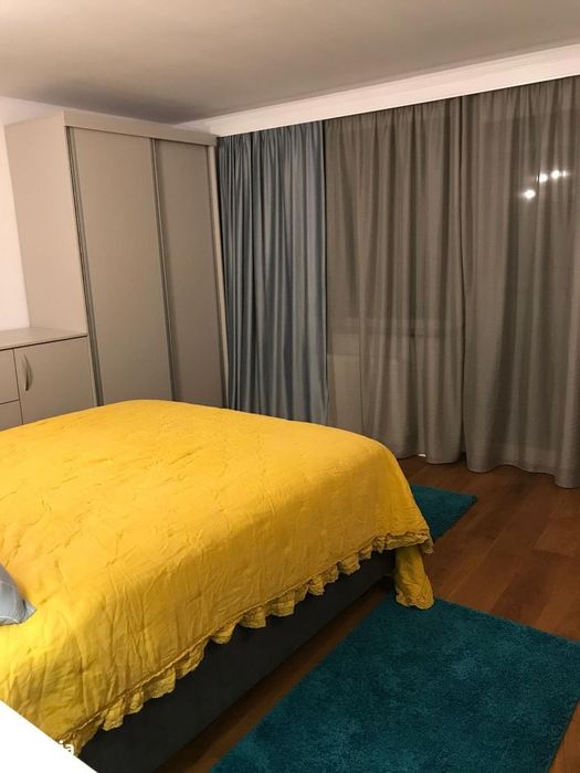 Zamca - apartament cu 3 camere, etaj 1, boxa si garaj