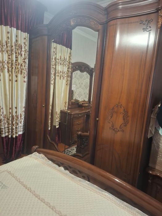 Спальный гарнитур