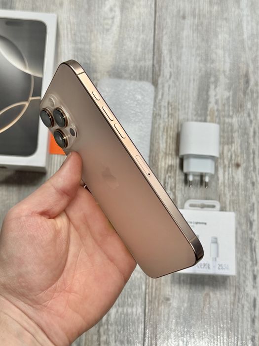 Iphone 16 Pro Max 256 GB - 95 % Батерия Desert Titanium Отличен
