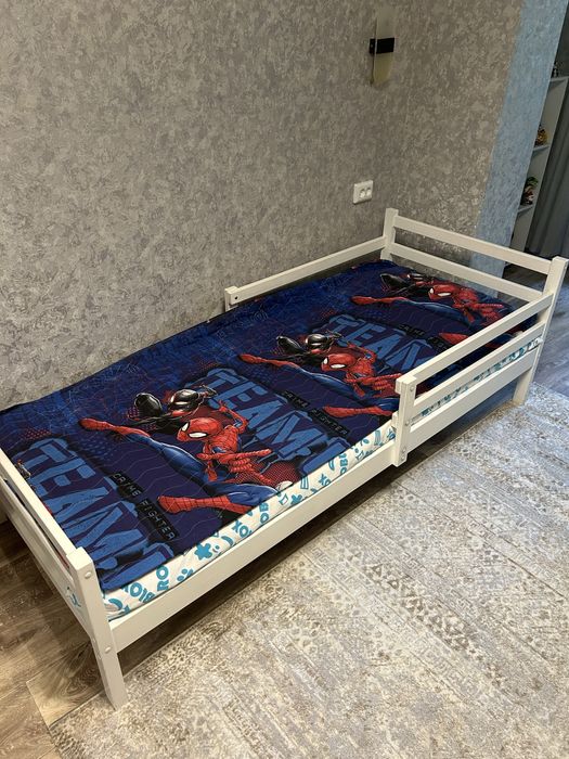 Продам кровать детскую