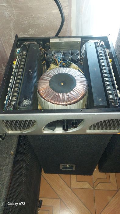 Продавам ониверсално крайно стапало па 3600  1200лв.