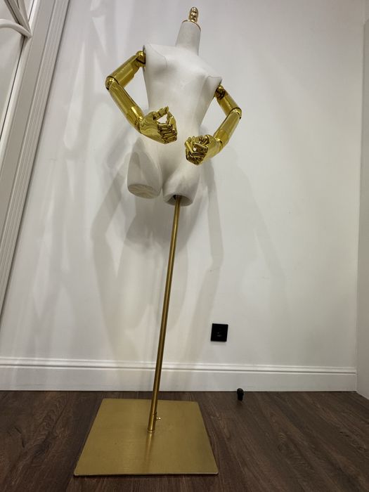 Манекен женский !