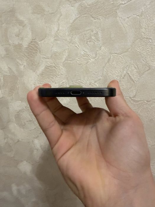 Продавам айфон 15 про макс без никаква щета ! Без кутия !