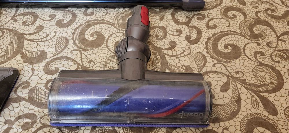 Dyson V8  si V10 accesorii  perii  teava  preturi diferite