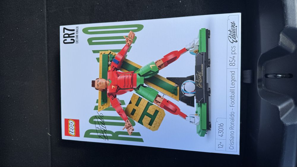Set LEGO Cristiano Ronaldo -Icons Football Legends NOU-SCHIMB