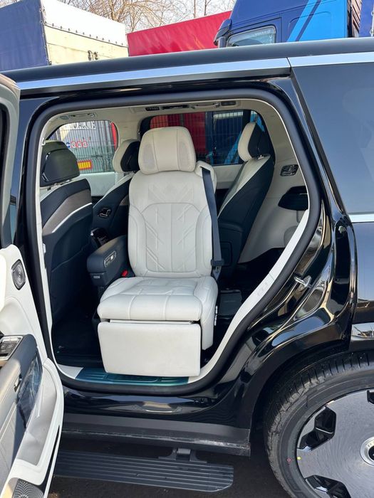 Zeekr X9 oq salon full