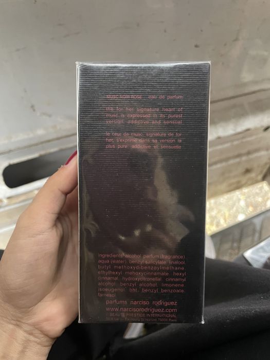 musc noir rose for her