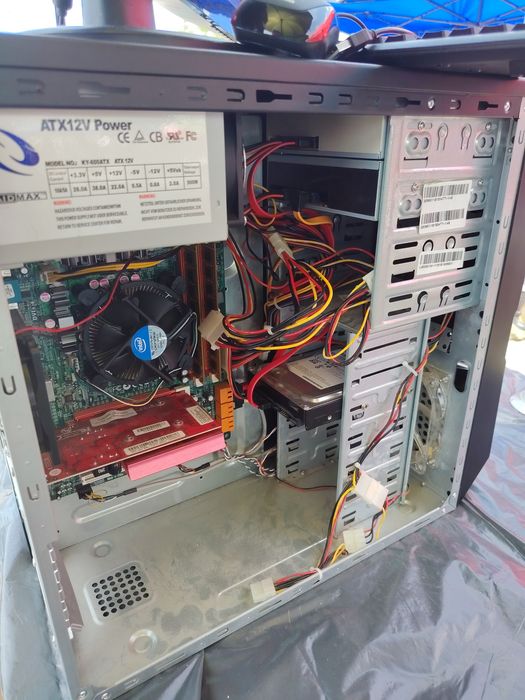Pachet PC complet (Unitate + Monitor + Tastatură + Mouse) - Pentru piese / proiect retro