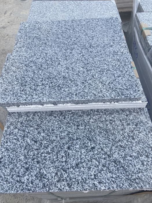 Полиран гранит 60/30/1.2 см