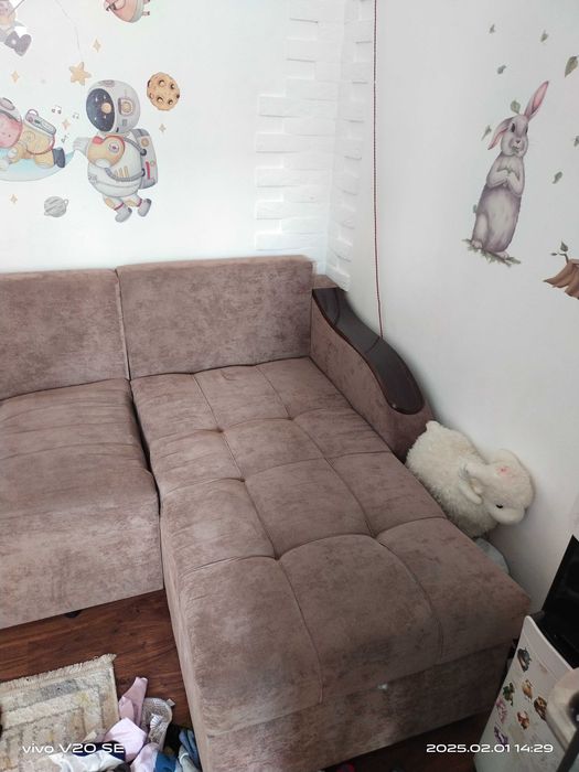 Диван угловой в хорошем состоянии