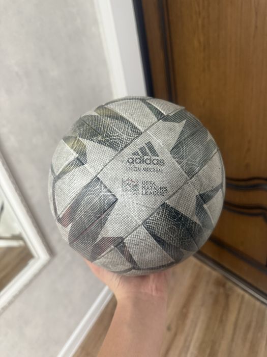 Продам футбольный мяч