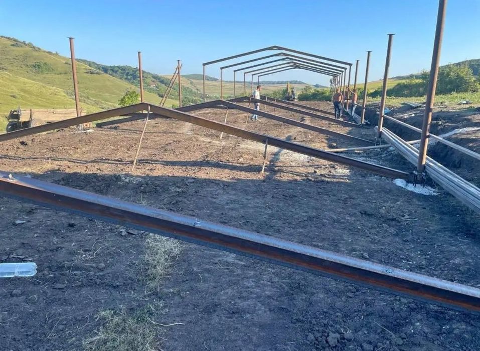 Vând hală metalica