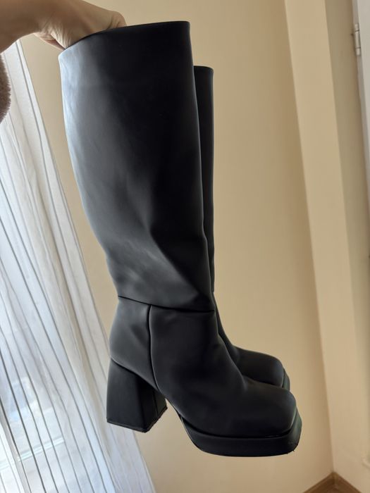 Кожени ботуши на ток