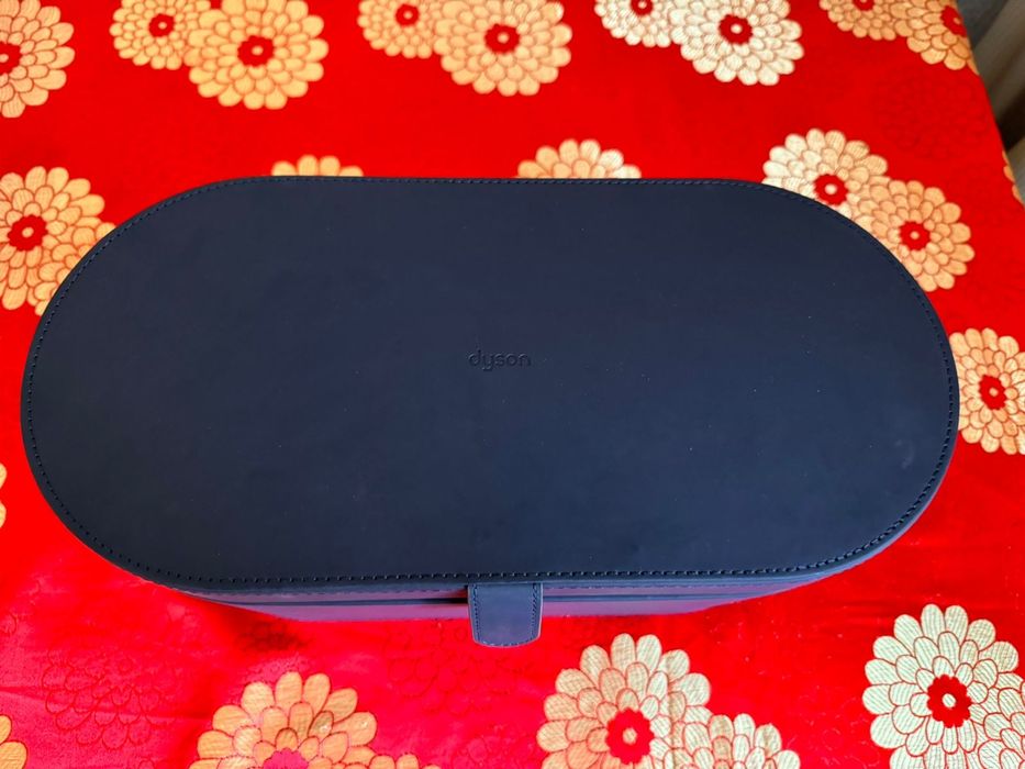 Дайсон фен новый