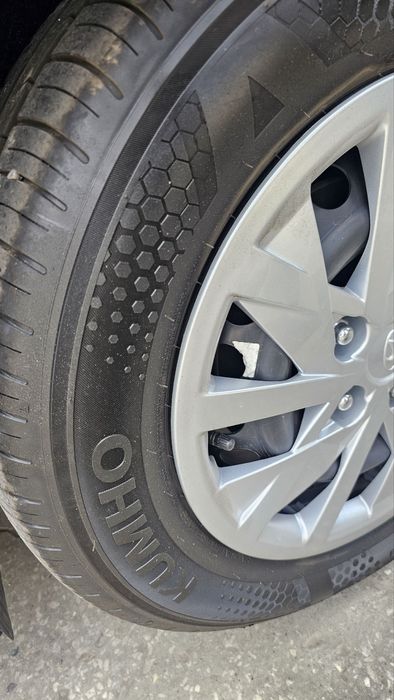 Hyundai Elantra 2023-год Диски 15-размер Шины 195/65R15 Колпаки 1000км