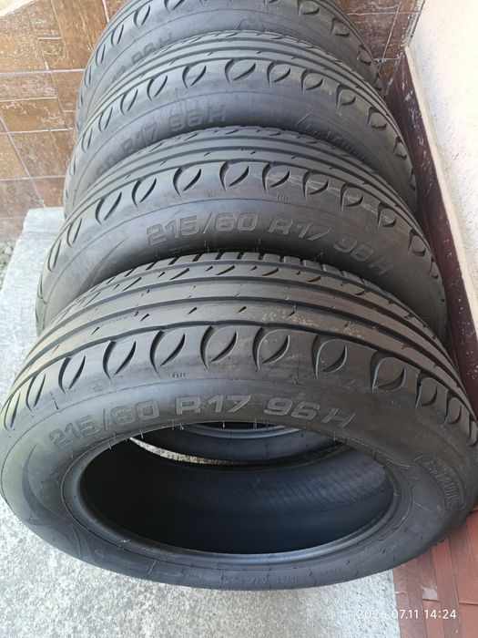 Anvelope vară 215/60 R17