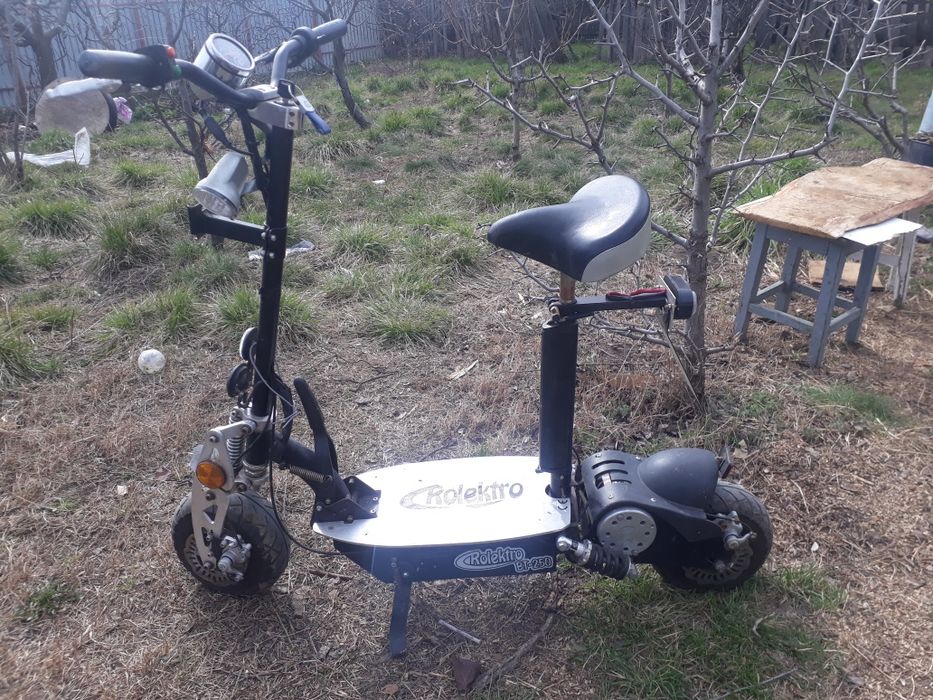 Trotineta electrica cu sa