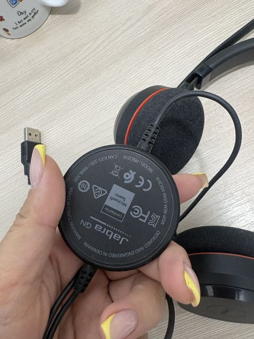 Jabra наушники.