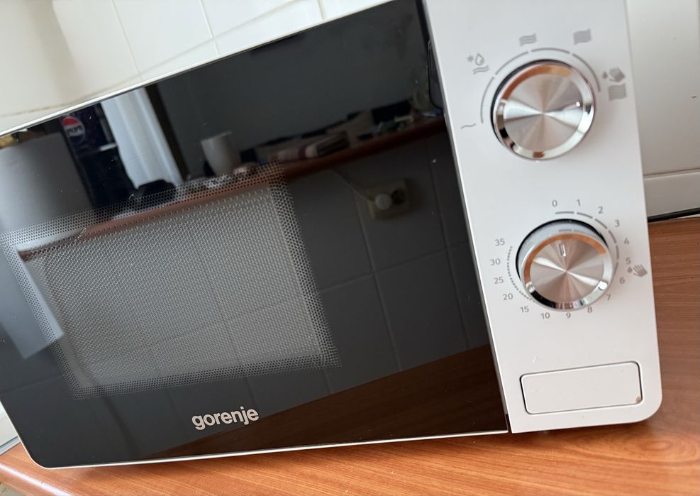 Cuptor cu microunde Gorenje 20 l model MO20E1W