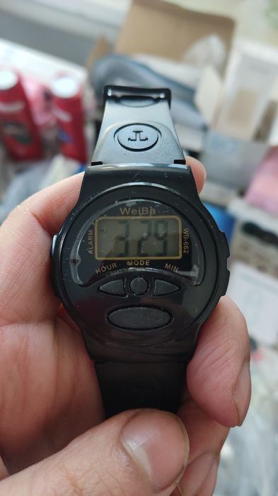 часы электронные и кварцевые