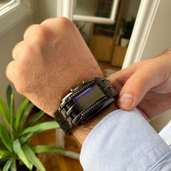 BlackX - модерен луксозен часовник