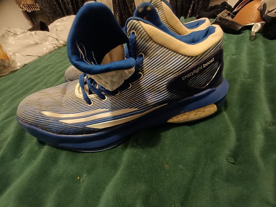 Adidași Adidas crazylight boost 42,5
